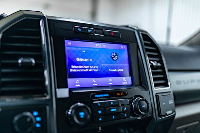 2021 Ford F-550 4x4 Crew Cab XLT Dually Deck Diesel 5th Wheel Red Deer AB