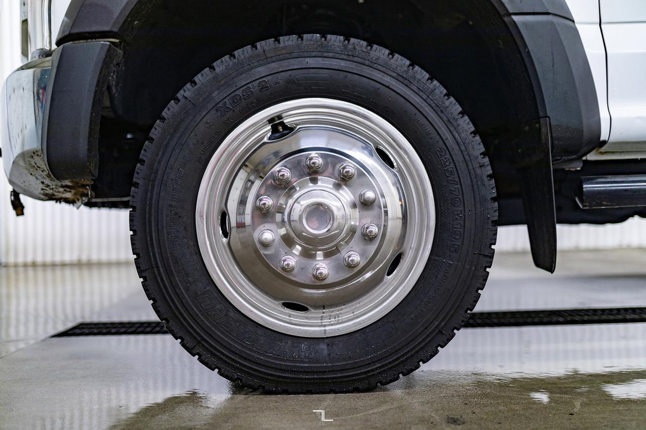 2021 Ford F-550 4x4 Crew Cab XLT Dually Deck Red Deer AB