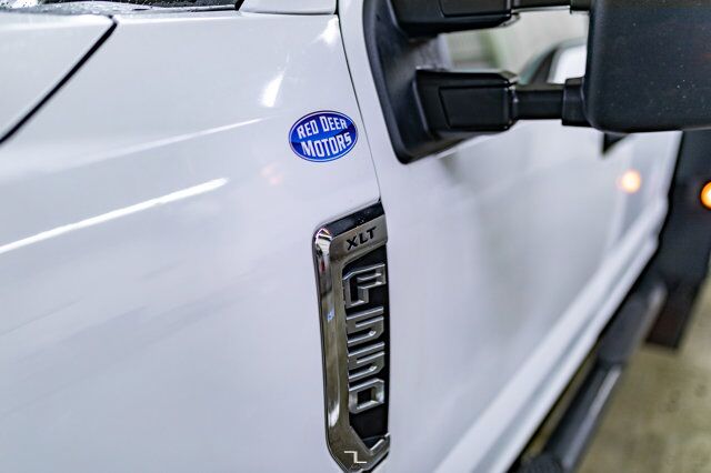 2021 Ford F-550 4x4 Crew Cab XLT Dually Deck Red Deer AB