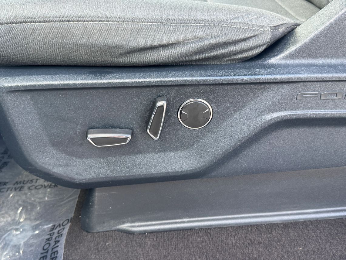 2021 Ford F150 SuperCrew Cab XLT Pickup 4D 5 1/2 ft