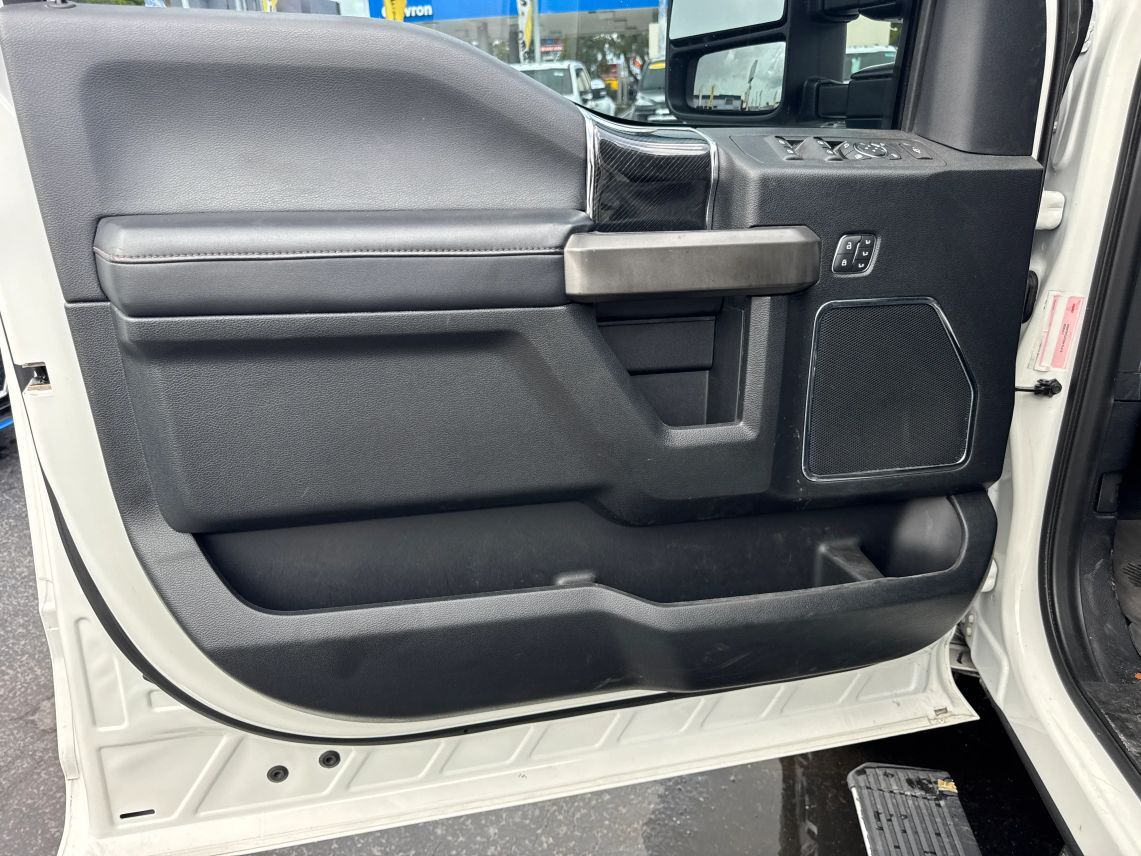 2021 Ford F250 Super Duty Crew Cab Platinum Pickup 4D 8 ft