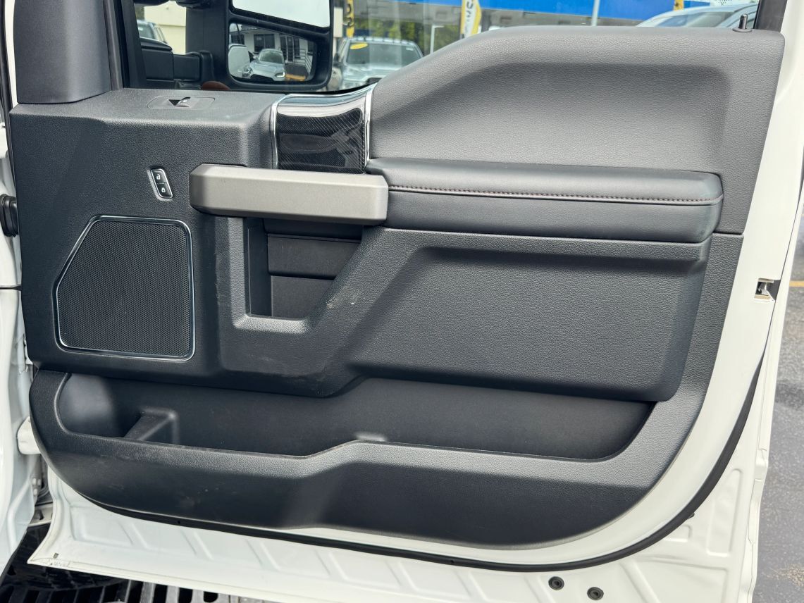 2021 Ford F250 Super Duty Crew Cab Platinum Pickup 4D 8 ft