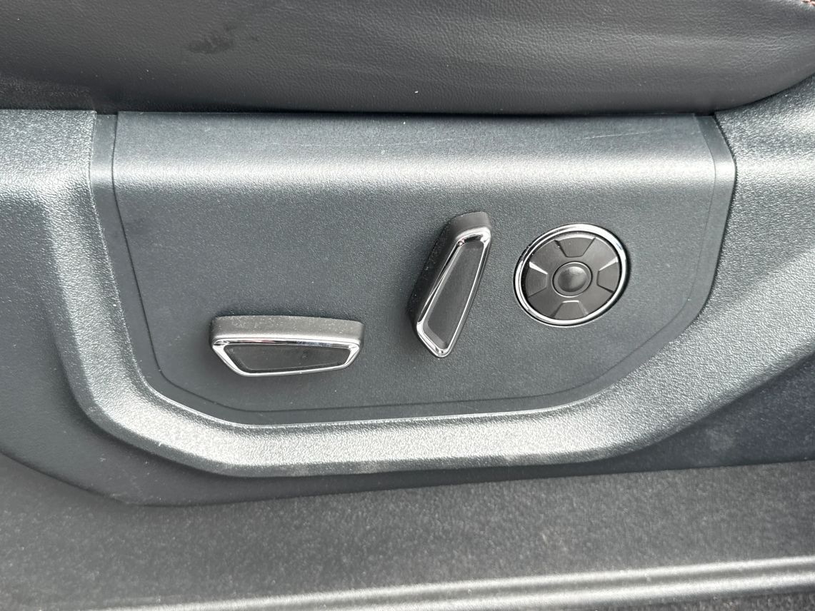 2021 Ford F250 Super Duty Crew Cab Platinum Pickup 4D 8 ft