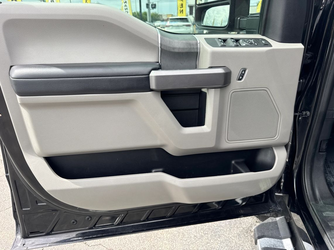 2021 Ford F250 Super Duty Crew Cab XLT Pickup 4D 6 3/4 ft