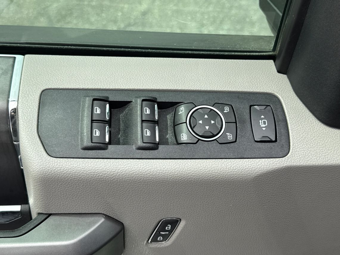 2021 Ford F250 Super Duty Crew Cab XLT Pickup 4D 6 3/4 ft