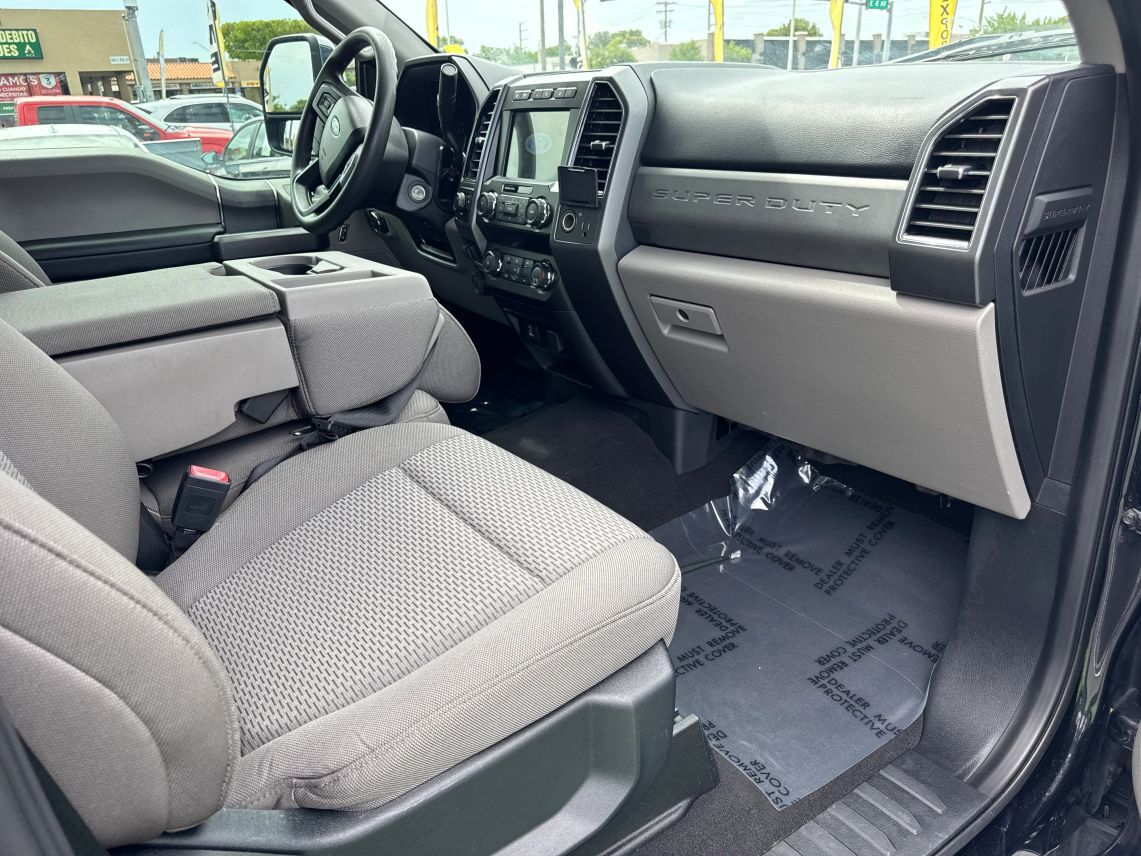 2021 Ford F250 Super Duty Crew Cab XLT Pickup 4D 6 3/4 ft