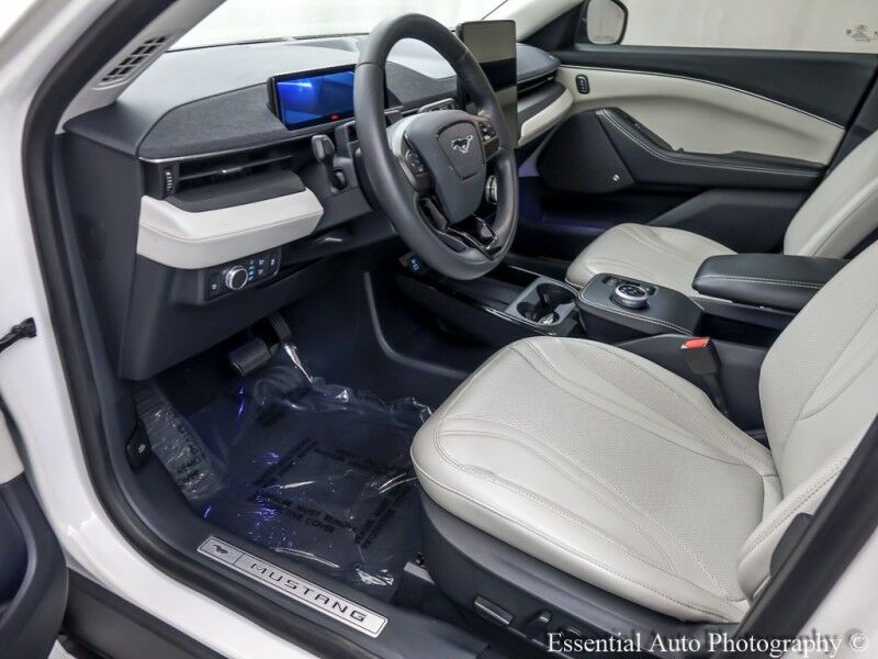 2021 Ford Mustang Mach-E Premium PRICE INCLUDES $4000 IRS TAX CREDIT!! YOU MUST QUALIFY!! Willowbrook IL