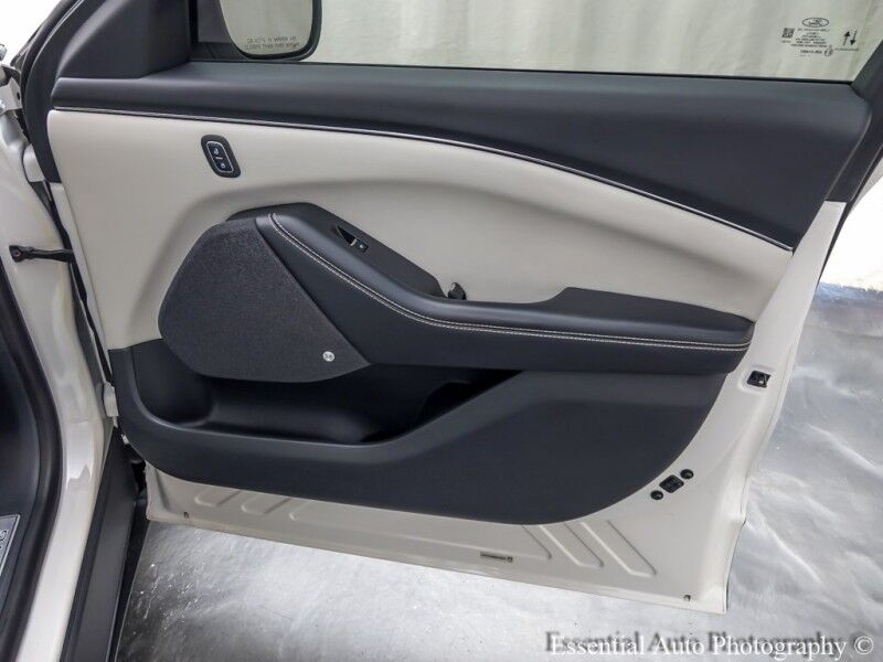 2021 Ford Mustang Mach-E Premium PRICE INCLUDES $4000 IRS TAX CREDIT!! YOU MUST QUALIFY!! Willowbrook IL
