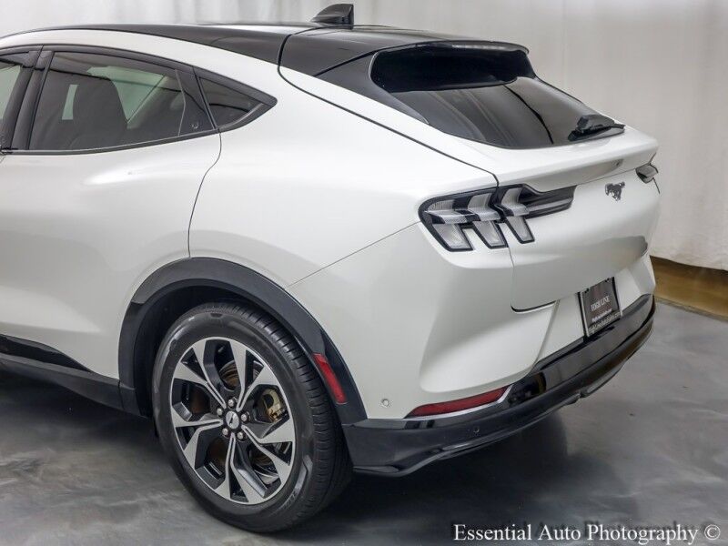2021 Ford Mustang Mach-E Premium PRICE INCLUDES $4000 IRS TAX CREDIT!! YOU MUST QUALIFY!! Willowbrook IL