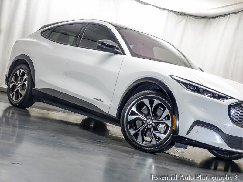 2021 Ford Mustang Mach-E Premium PRICE INCLUDES $4000 IRS TAX CREDIT!! YOU MUST QUALIFY!! Willowbrook IL
