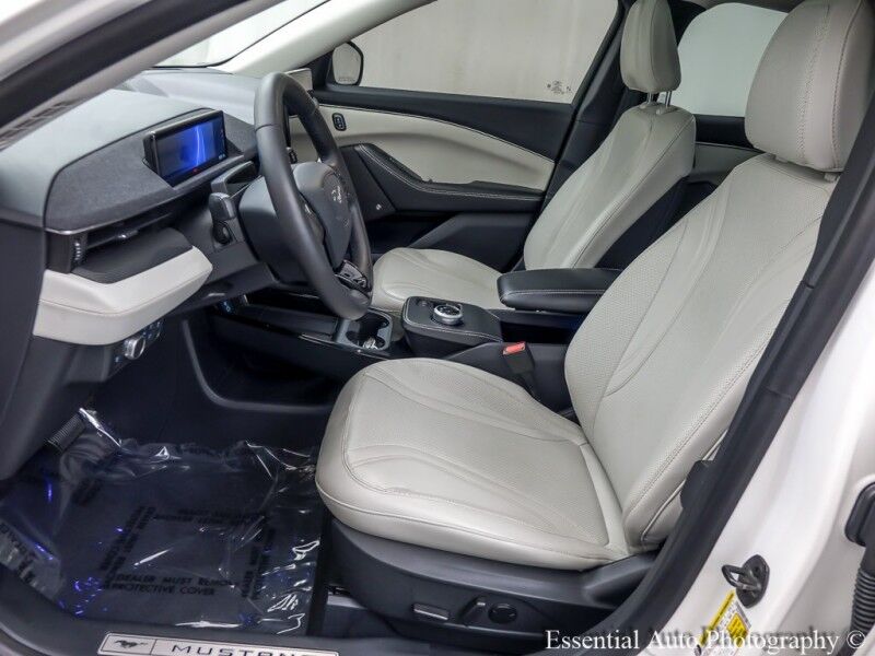 2021 Ford Mustang Mach-E Premium PRICE INCLUDES $4000 IRS TAX CREDIT!! YOU MUST QUALIFY!! Willowbrook IL