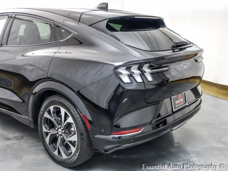 2021 Ford Mustang Mach-E Premium PRICE INCLUDES $4000 IRS TAX CREDIT!! YOU MUST QUALIFY!! Willowbrook IL