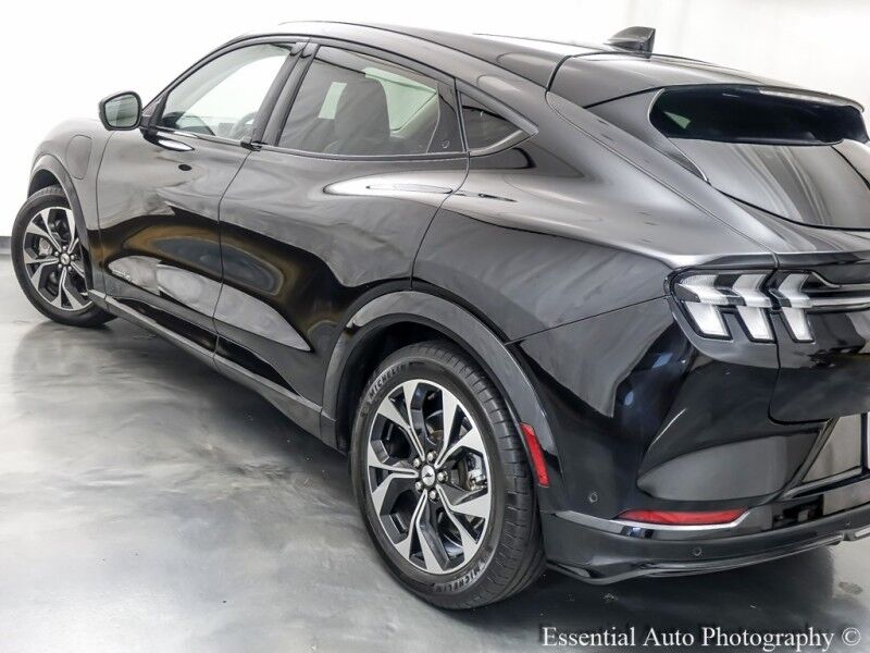 2021 Ford Mustang Mach-E Premium PRICE INCLUDES $4000 IRS TAX CREDIT!! YOU MUST QUALIFY!! Willowbrook IL