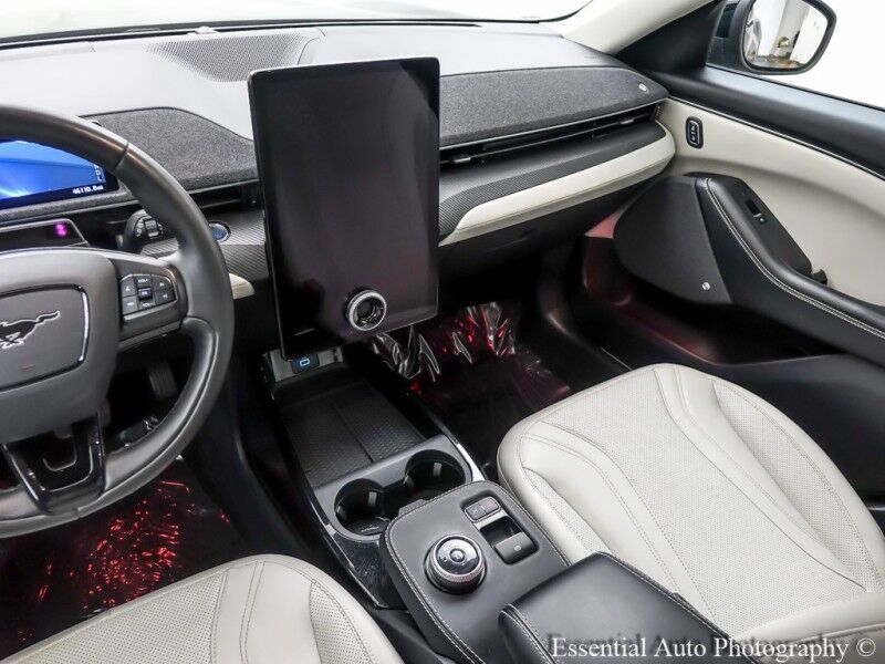 2021 Ford Mustang Mach-E Premium PRICE INCLUDES $4000 IRS TAX CREDIT!! YOU MUST QUALIFY!! Willowbrook IL
