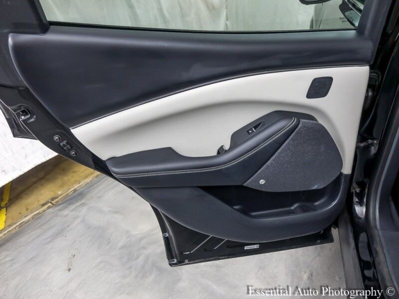 2021 Ford Mustang Mach-E Premium PRICE INCLUDES $4000 IRS TAX CREDIT!! YOU MUST QUALIFY!! Willowbrook IL