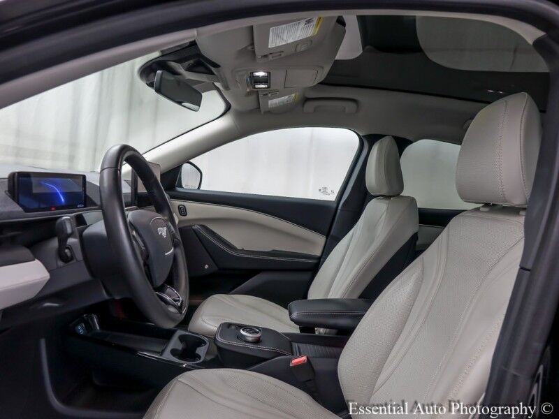 2021 Ford Mustang Mach-E Premium PRICE INCLUDES $4000 IRS TAX CREDIT!! YOU MUST QUALIFY!! Willowbrook IL