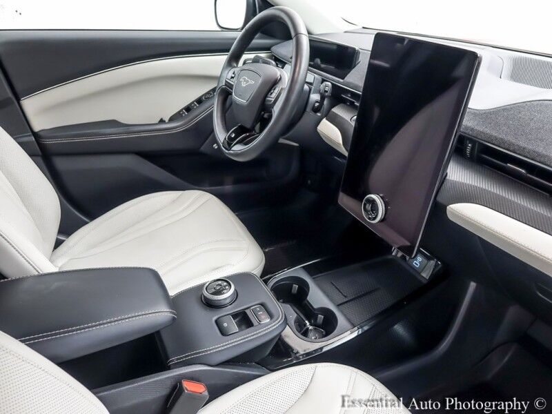 2021 Ford Mustang Mach-E Premium PRICE INCLUDES $4000 IRS TAX CREDIT!! YOU MUST QUALIFY!! Willowbrook IL
