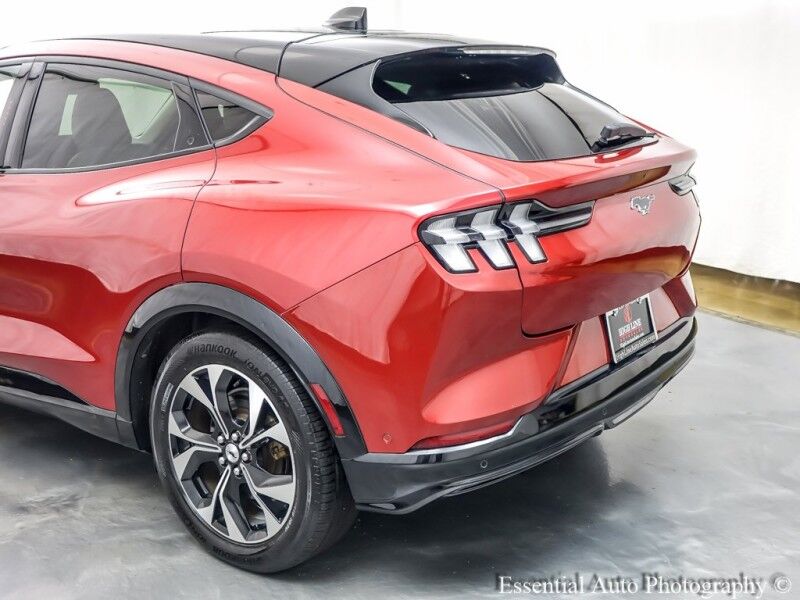 2021 Ford Mustang Mach-E Premium PRICE INCLUDES $4000 IRS TAX CREDIT!! YOU MUST QUALIFY!! Willowbrook IL