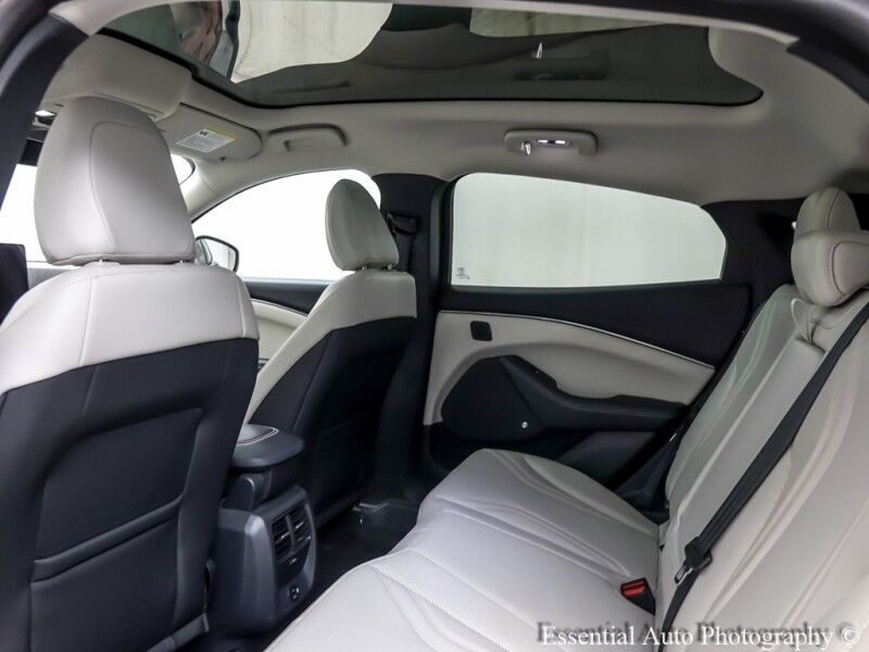 2021 Ford Mustang Mach-E Premium PRICE INCLUDES $4000 IRS TAX CREDIT!! YOU MUST QUALIFY!! Willowbrook IL