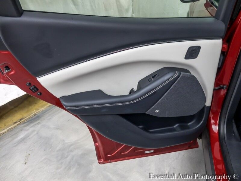 2021 Ford Mustang Mach-E Premium PRICE INCLUDES $4000 IRS TAX CREDIT!! YOU MUST QUALIFY!! Willowbrook IL