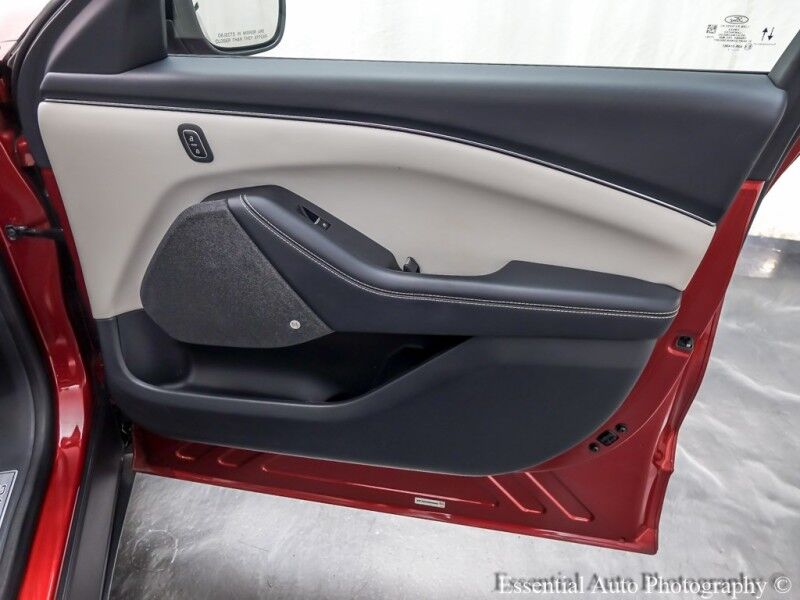 2021 Ford Mustang Mach-E Premium PRICE INCLUDES $4000 IRS TAX CREDIT!! YOU MUST QUALIFY!! Willowbrook IL