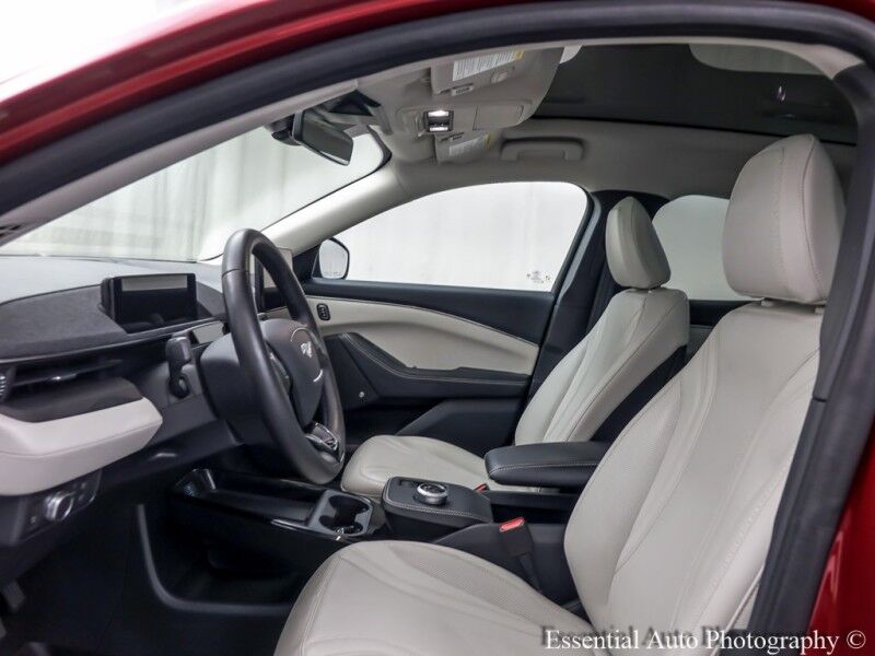 2021 Ford Mustang Mach-E Premium PRICE INCLUDES $4000 IRS TAX CREDIT!! YOU MUST QUALIFY!! Willowbrook IL