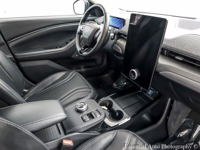 2021 Ford Mustang Mach-E Premium PRICE INCLUDES THE $4000 ILLINOIS EV TAX CREDIT Willowbrook IL