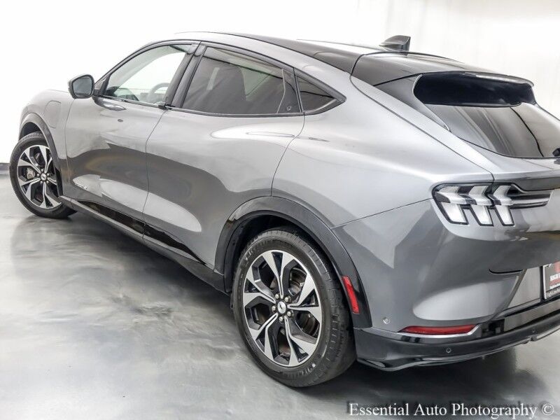 2021 Ford Mustang Mach-E Premium PRICE INCLUDES THE $4000 ILLINOIS EV TAX CREDIT Willowbrook IL