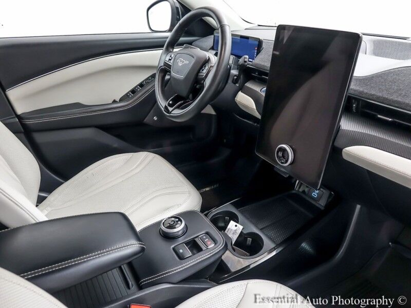 2021 Ford Mustang Mach-E Premium PRICE INCLUDES THE $4000 ILLINOIS EV TAX CREDIT Willowbrook IL