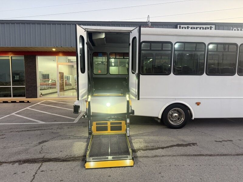 2021 Ford Super Duty F-550 Bus 12k mi's XLT Collinsville OK