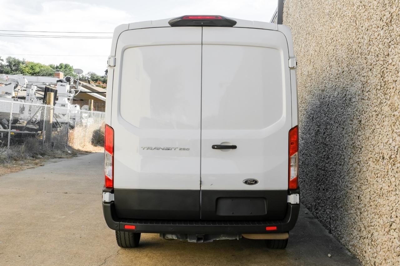 2021 Ford Transit Cargo Van photo 9