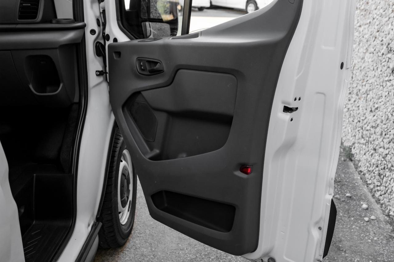 2021 Ford Transit Cargo Van photo 31
