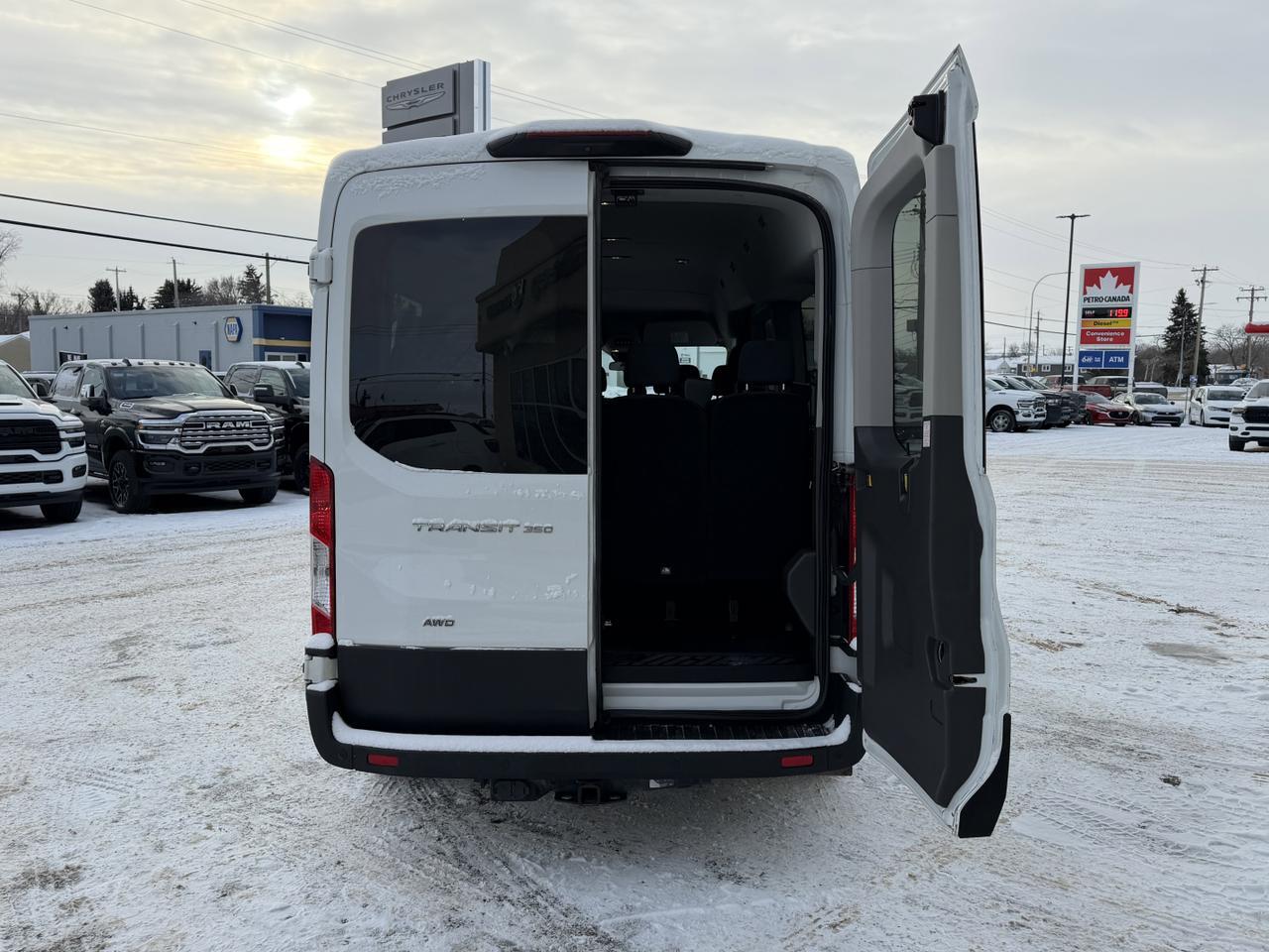 2021 Ford Transit Passenger Wagon T350 AWD V6 | Low KMs | 4 Row Seating | Backup Camera | Tow Pkg | AC Redwater AB