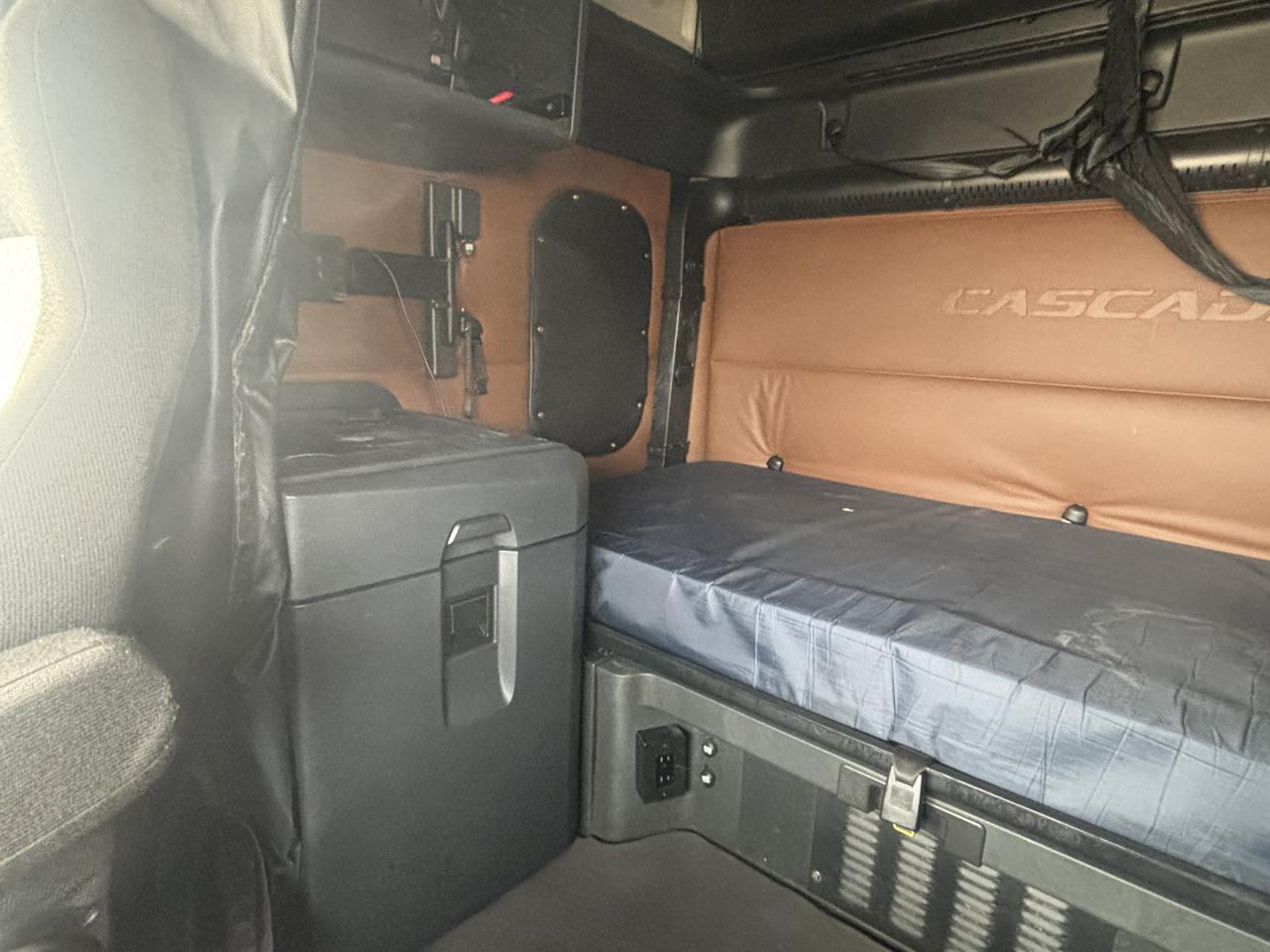 2021 Freightliner Cascadia 126 . Seville OH