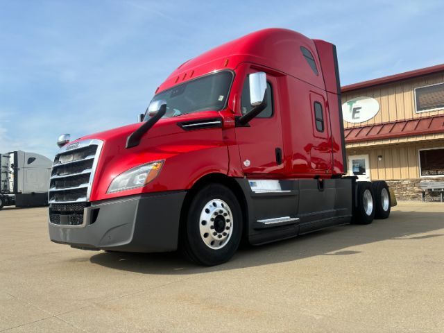 2021 Freightliner Cascadia 126 .
