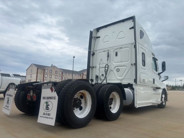 2021 Freightliner New Cascadia 126 . Seville OH