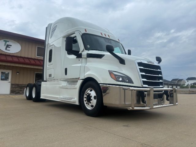 2021 Freightliner New Cascadia 126 .