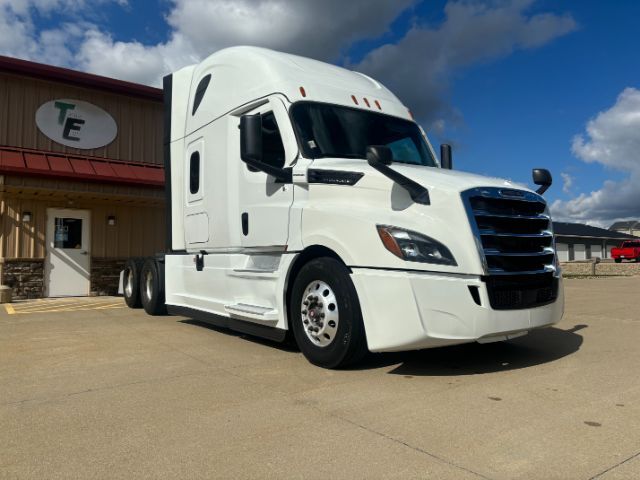 2021 Freightliner New Cascadia 126 .