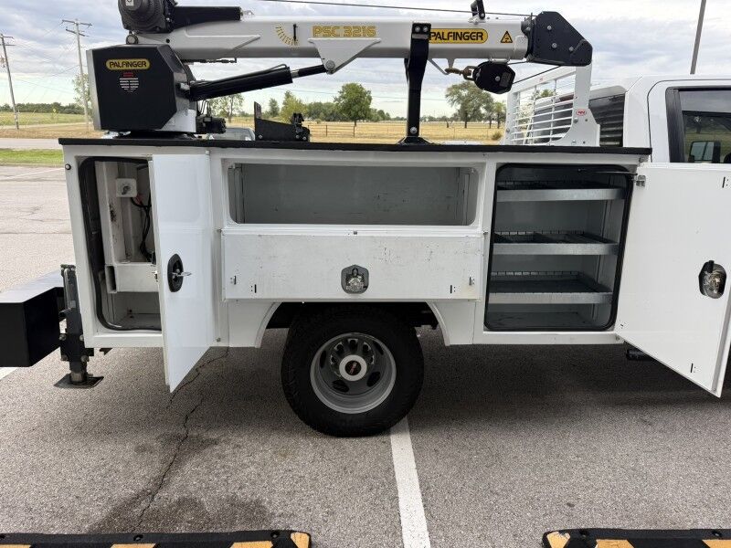 2021 GMC 3500HD DRW 4x4 Utility w/ PSC 3216 Crane Collinsville OK