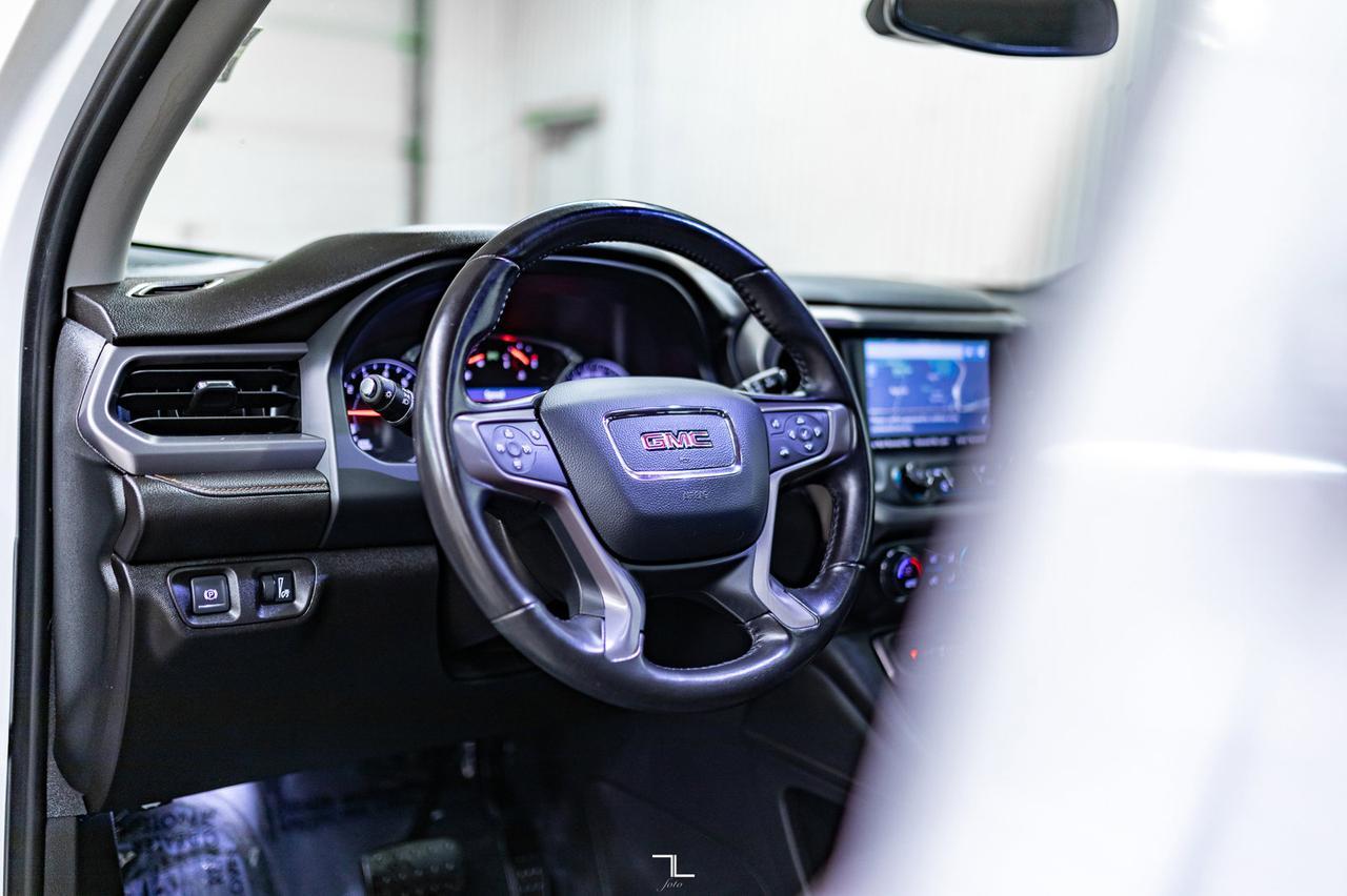 2021 GMC Acadia AWD AT4 Leather Roof Nav BCam Red Deer AB