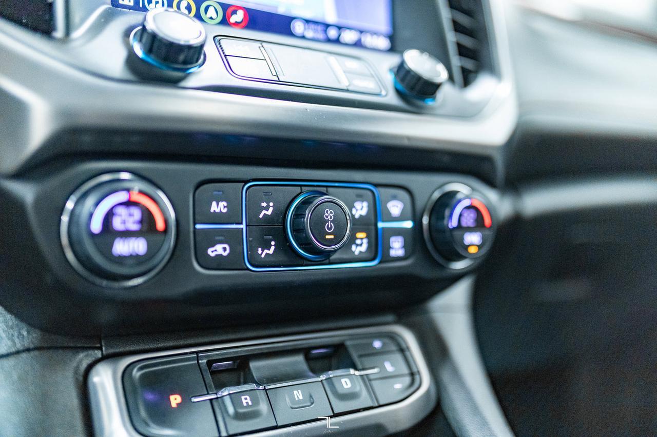 2021 GMC Acadia AWD AT4 Leather Roof Nav BCam Red Deer AB