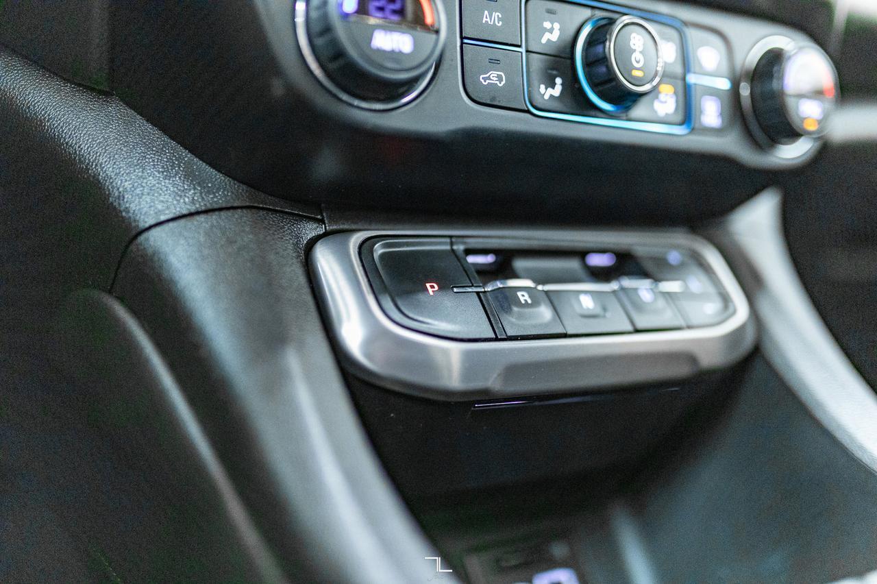 2021 GMC Acadia AWD AT4 Leather Roof Nav BCam Red Deer AB