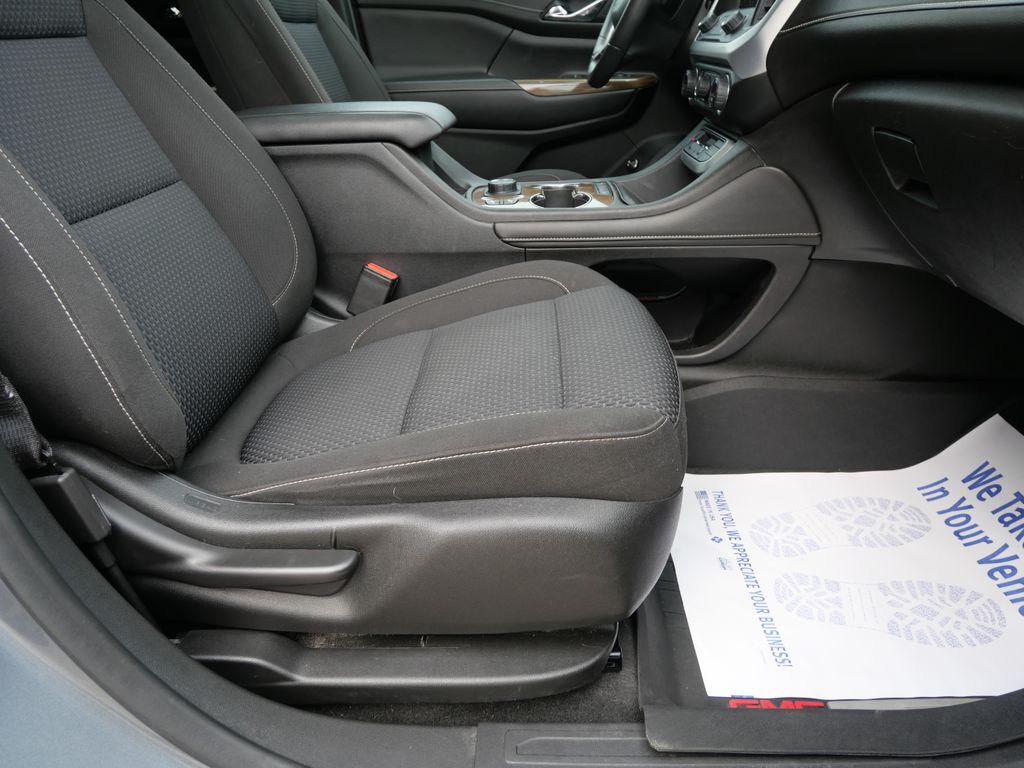 2021 GMC Acadia SLE Mt Pleasant MI