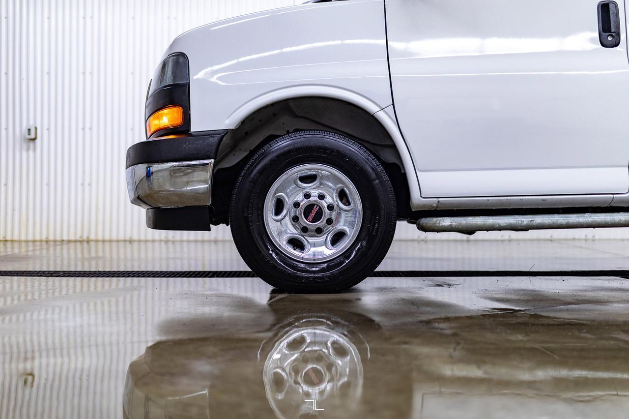 2021 GMC Savana 2500 Cargo Van BCam Red Deer AB