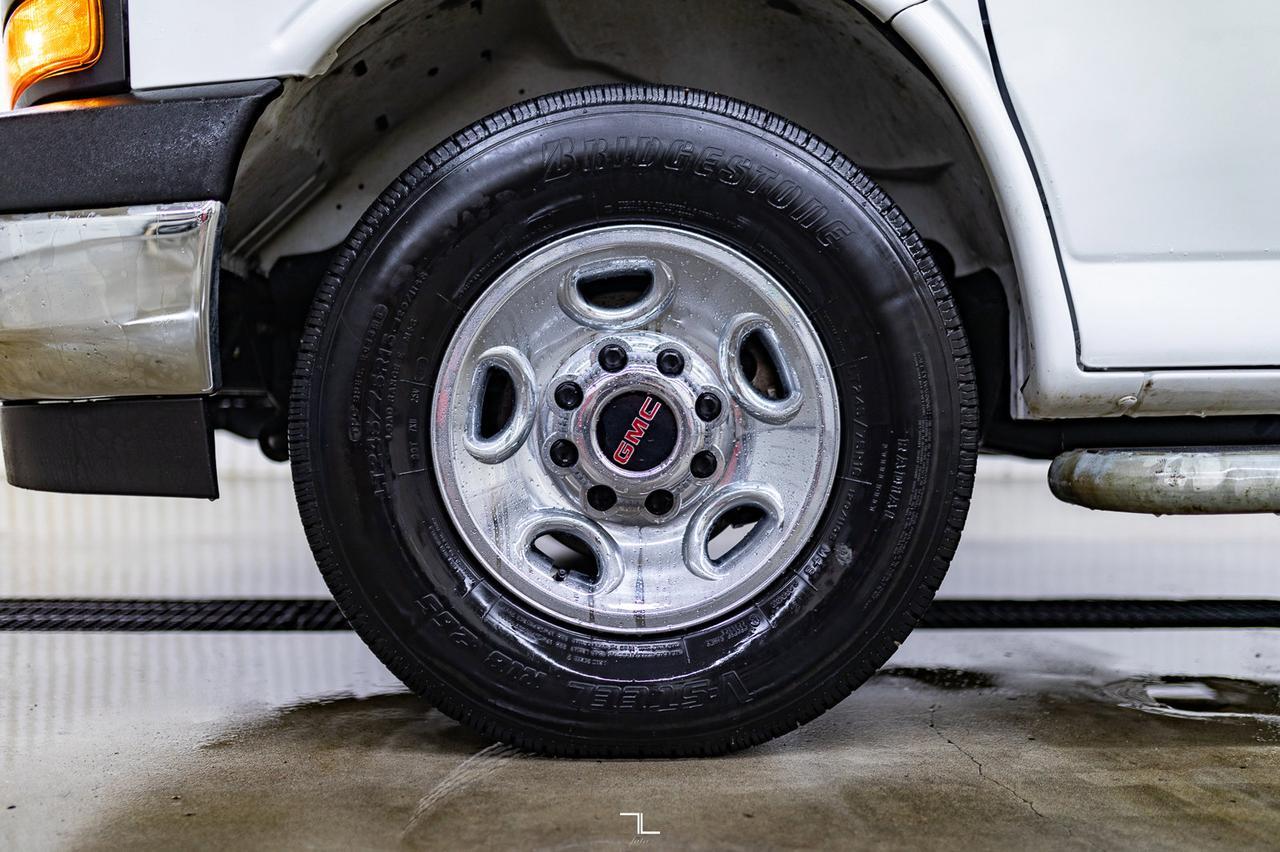 2021 GMC Savana 2500 Cargo Van BCam Red Deer AB