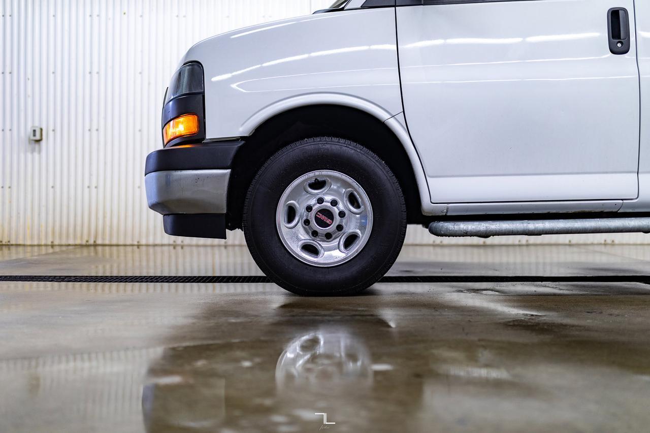 2021 GMC Savana 2500 Cargo Van BCam Red Deer AB