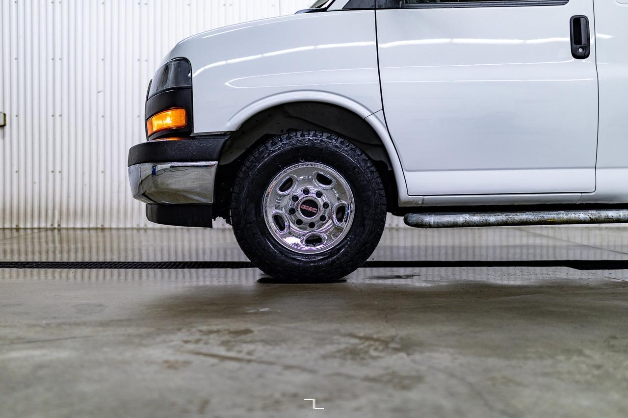 2021 GMC Savana 2500 Cargo Van BCam Red Deer AB