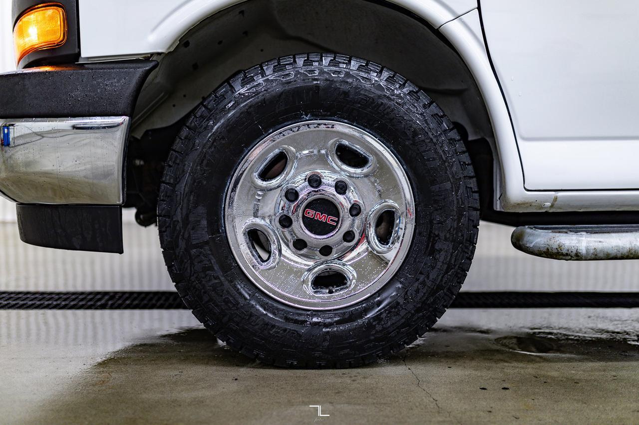 2021 GMC Savana 2500 Cargo Van BCam Red Deer AB