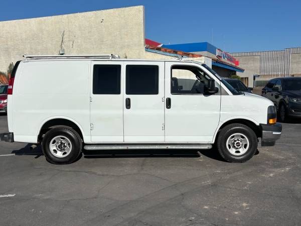 2021 GMC Savana Cargo G2500