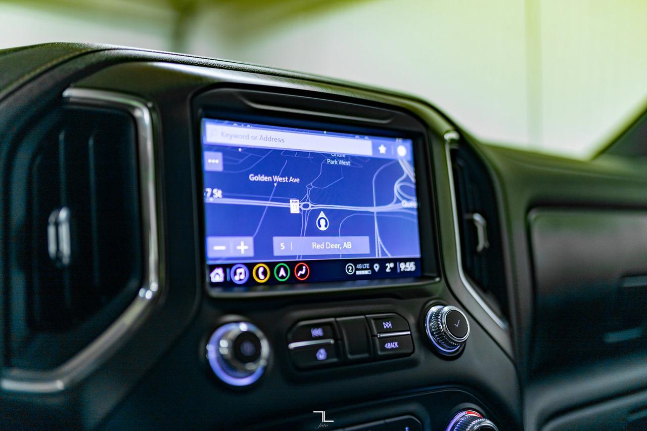 2021 GMC Sierra 1500 4x4 Crew Cab AT4 Leather Roof Nav BCam Red Deer AB